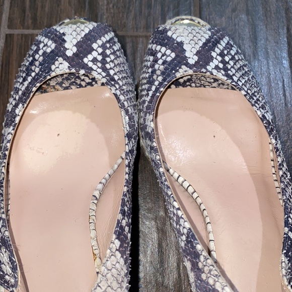 Stuart Weitzman snake print open toe wedges - Picture 9 of 11